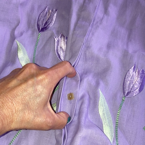 🛍️🛍️ 3 for $5. NWT Beautiful embroidered top - Picture 8 of 9